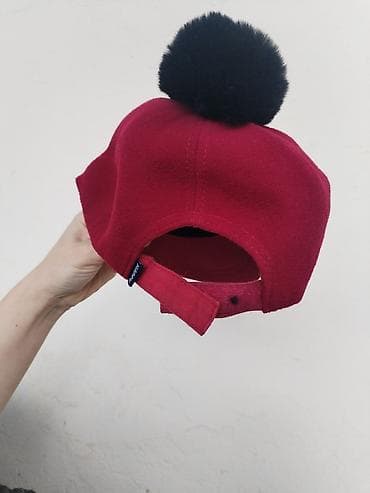 uşaq ucun paltar: Uşaq papağı – qırmızı rəngli, qara böyük pomponlu beysbol stili — 2