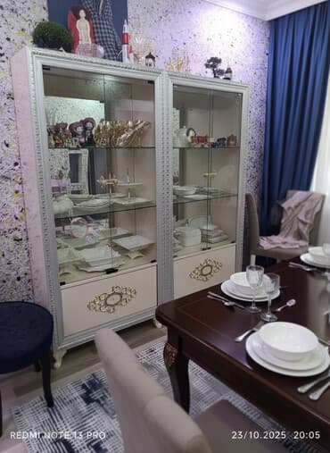 Şüşəli dolab vitrini, İşlənmiş