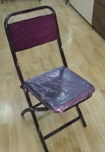 yığılan stul: Acilib yigilan stullar. Möhkəmdir profildən və ya turbadan yigilir — 1