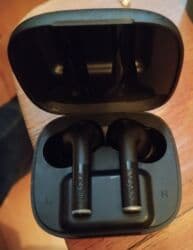 Микрофоны: Б/у Беспроводные (Bluetooth) Наушники, Definitive Technology, цвет - Черный — 1