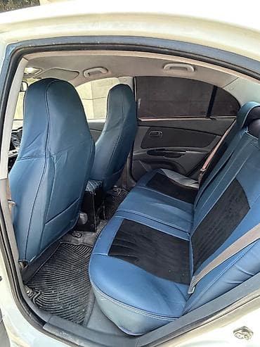 Kia: Kia Rio: 1.4 l | 2010 il Sedan — 5