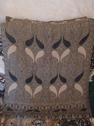 женские вязаные снуды: Şal paisley naxışlı boz rəngdədir. Yumşaq parça 55% polyester və 45% — 3