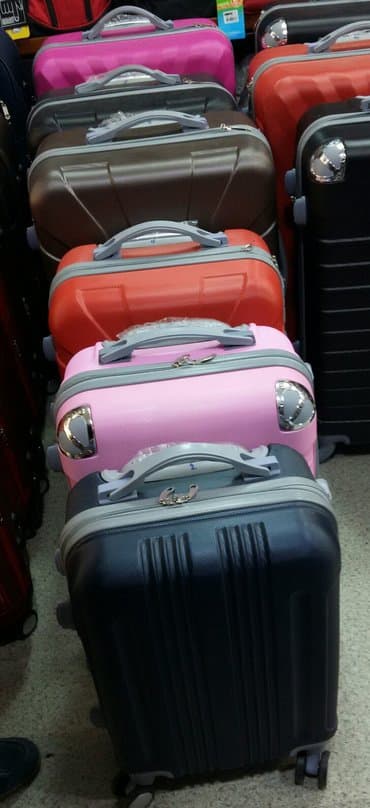 женские чемоданы из поликарбоната: Çamadan plastik.Cemodan plastikdi.Catdirma var.Чемодан осуществляется — 3