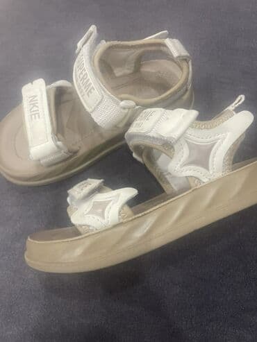 yazı formaları: Uşaq sandaleti - Rəng: bej/xaki tonlarında, ağ detal və yazılarla - — 1