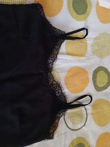 koftalar: 2 eded dantelli qolsuz kofta. Elaqe: 050 671 75 66 — 3