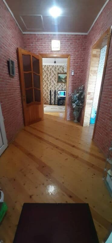 qaracuxurda ev: 98 kv. m, 3 otaqlı — 2