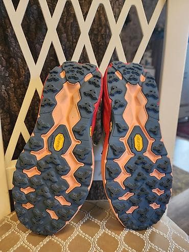 krasovkalar: HOKA One One trail qaçış krosovkaları - Model: HOKA One One (Vibram — 3