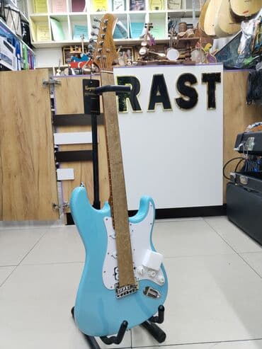 sarayeva küçəsi: Elektron gitara, 6 sim, Yeni, Ünvandan götürmə — 1