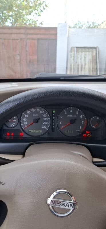 osram lampaları: Nissan Sunny sedan – geniş salonlu, komfortlu şəhər və uzun yol — 9