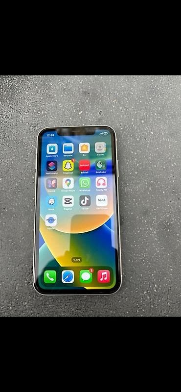 selfi cubuğu: IPhone 11, 128 GB, Ağ, Face ID — 3