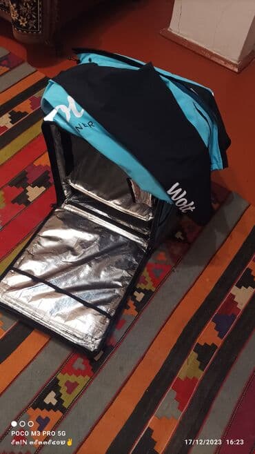 Restoran manqalları: Salam. WOLT kuryer sumkası satılır kurtkası ilə birlikdə. cırığı — 5