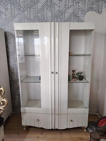 Şüşəli dolab vitrini, İşlənmiş, Ünvandan götürmə