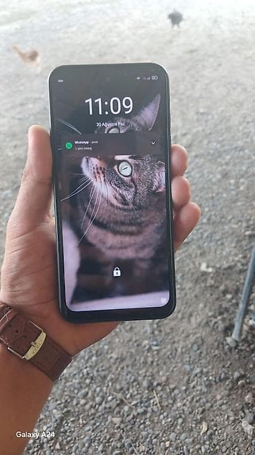 iphone 14 sadə: Smartfon – qara rəng - Tam ekranlı ön panel, nazik çərçivə - Arxa — 2