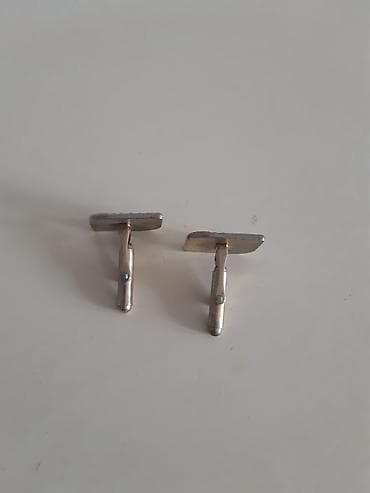 qol sati: Kişi köynəyi ücündu. Düymələr — 5