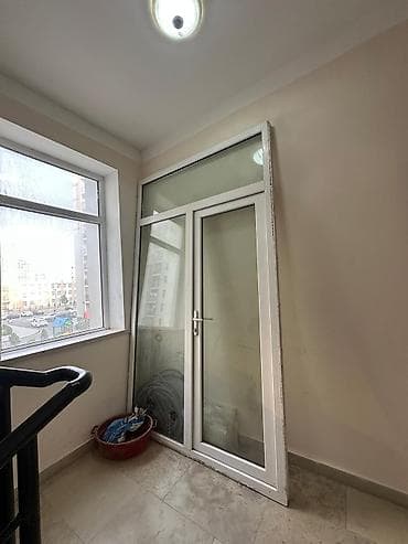 PVC balkon qapısı və üst şüşə paneli ÖLÇÜSÜ. 1.58 2.68 - Material: ağ