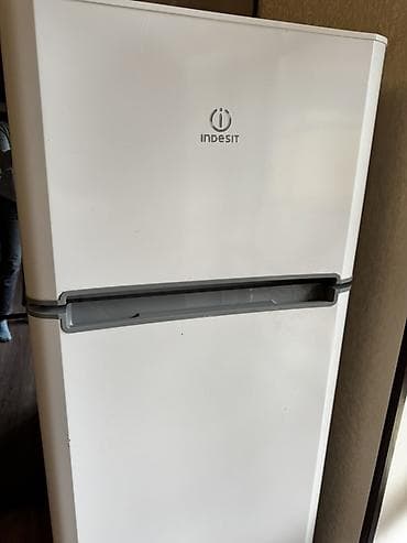 samaung a 11: Indesit iki qapılı soyuducu - Brend/model: Indesit (üstdə dondurucu — 3