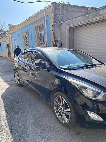 lada vaz 07: Hyundai Elantra: 1.8 l | 2012 il Sedan — 3