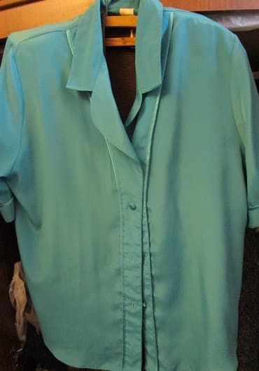 Блуза летняя женская, 50-й размер, бирюзового цвета. Цена 7 манатов lalafo.az -da Блуза летняя женская, 50-й размер, бирюзового цвета. Цена 7 манатов