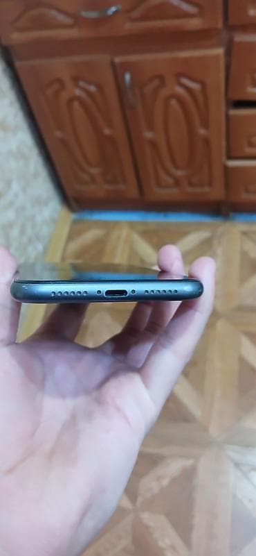 barter ayfon: IPhone 11, 128 GB, Qara, Face ID — 2