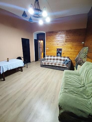 gencede ev: 3 otaqlı 28 may metrosunun təzə çıxışında hər şəraitli həyət evi 600 — 5