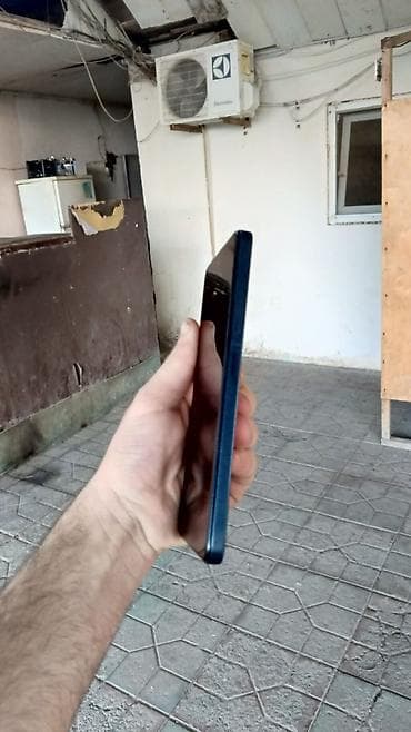 acer 15.6: Infinix Smart 8, 128 GB, rəng - Mavi, Sensor — 6