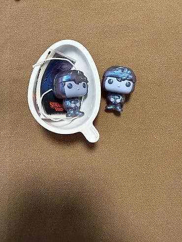 CD, DVD disklər və kassetlər: Stranger Things temalı kolleksiya fiqurları – mini vinil fiqurlar — 1