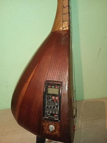 Elektro saz – daxili preamp və EQ ilə - Korpus: taxta, armud formalı