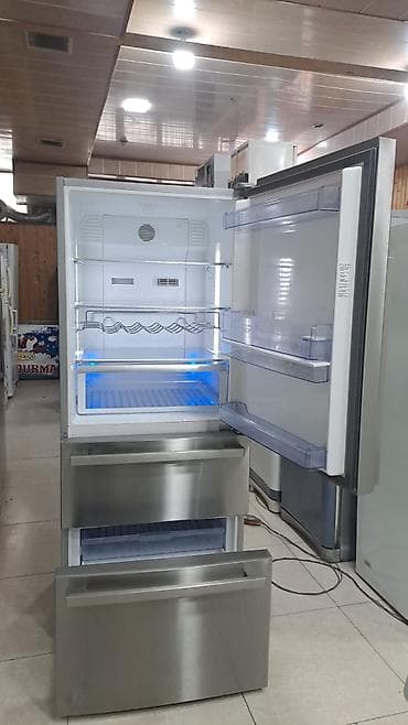 4 qapılı Hisense Soyuducu Satılır, rəng - Gümüşü, Dispenserli