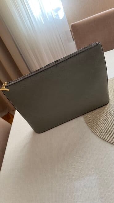 Eynəklər: Klatç, Louis Vuitton — 1