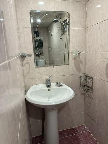 Əlüz yuyan və unitaz ikinci əl. Endirim olacaq. Güzgünü də veririk