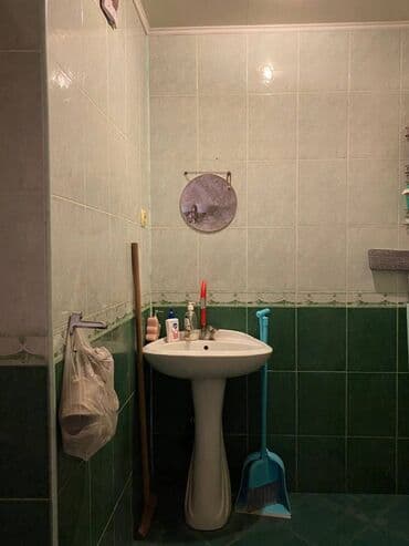 kiraye evler 7 mikrorayon: Bakı, 2 otaqlı, Köhnə tikili, 55 kv. m — 10