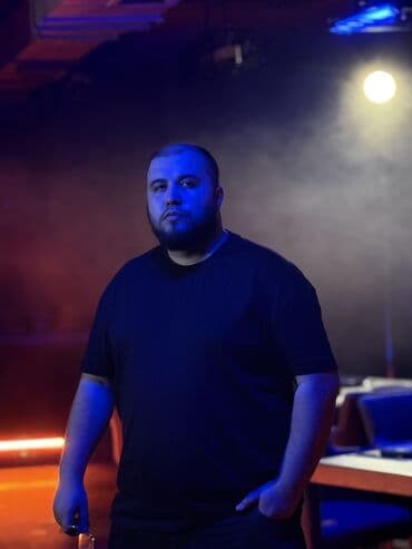 куплю конденсаторы км дорого: Menecerimi satıram. Sadiq oğlandır. Pulu var, yaraşıqlıdır. Yüzə 4 — 1