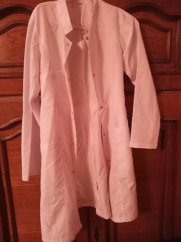 Ağ rəngli tibbi xalat dəsti - Model: klassik tibbi xalat kişi ve