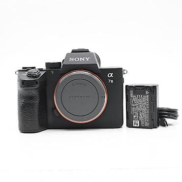 Sony Alpha a7 III (ILCE-7M3) tam kadr güzgüsüz fotoaparat, E-mount