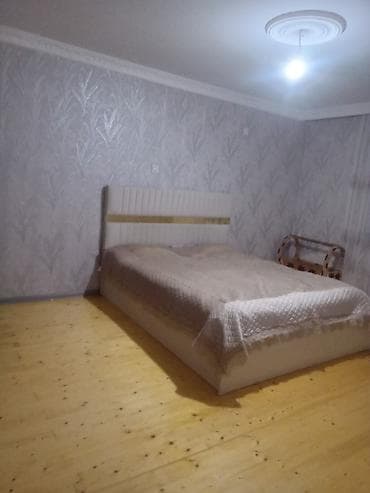 berde ev: Hövsanda kiraye ev 3 otaq 1 metbex hamam toalet evin içindedir — 4