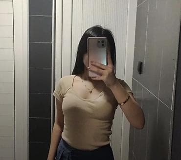 Bej rəngli, qısaqoll, bədənə oturan trikotaj top - Brend: Trendyol -