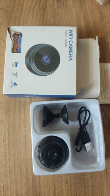 Kompakt dizaynlı WiFi kamera, ev və ya ofis təhlükəsizliyi üçün ideal