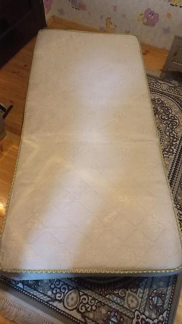 Dəsmallar: Tək nəfərlik döşək - Ölçü: təxminən 90×190 sm (tək nəfərlik). - Rəng — 1