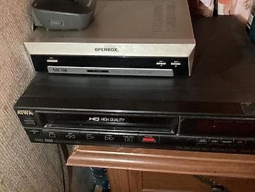 gitara tuner: OPENBOX F-300 rəqəmsal peyk qəbuledicisi + AIWA VHS 6080 video — 2