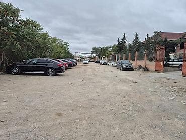 Bağ evləri: Ağ şəhər (city park mall yanı) anbar icarəyə verilir. Qapalı həyət — 5