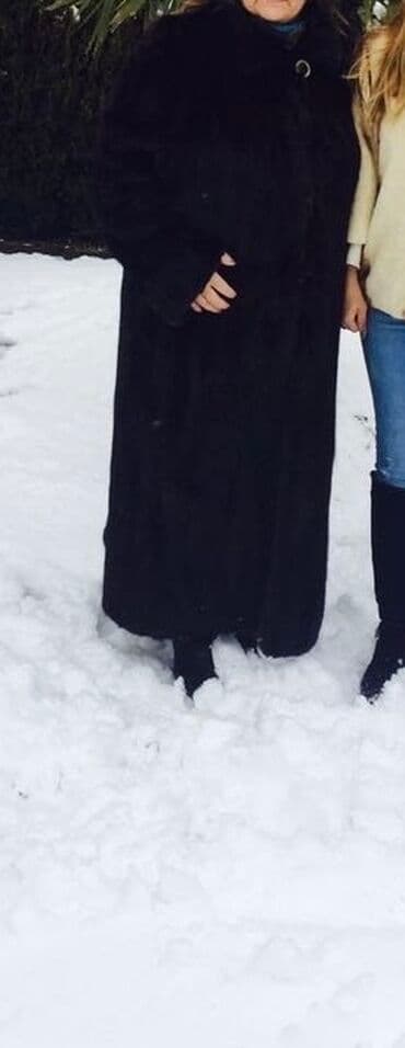 женские шубы из чернобурки: Qadın üçün uzun kürk palto - Rəng: tünd qəhvəyi/şokolad tonları — 1