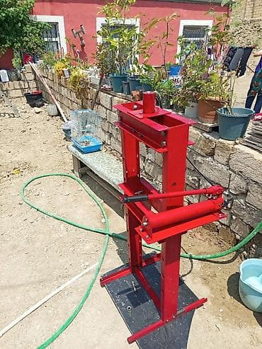 qapi demir qapi seyf qapi: Hidravlik pres – stasionar karkaslı, əl ilə idarə olunan model - — 2