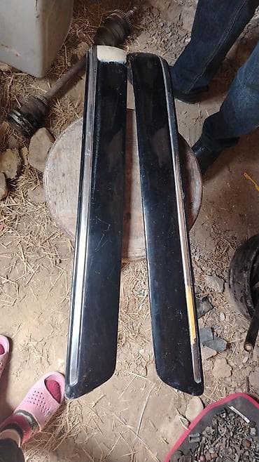 w124 arxa stop: 2001 arxa buferin kantlari 1ededi 60azn - Rəng: Qara - Material — 1