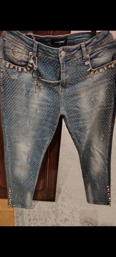 Cinslər: Yenidir 120 azn alınıb. Razmer balaca yazılıb ancaq böyük bedendi 44 — 3