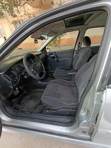 opel vectra b: Opel Vectra: 2 l | 1999 il 1235646 km Sedan — 7