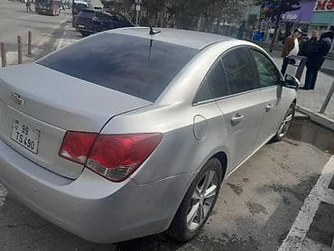 masin ucun antena: Chevrolet Cruze sedan – gümüşü rəng. - Kuzov: 4 qapılı sedan — 4