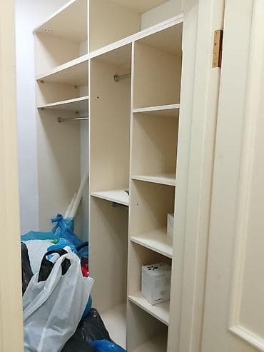 Geniş funksionallığa malik daxili qarderob sistemi - Material: parlaq