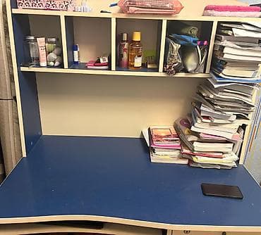 usaq yazı masası: Düz masa, Stulsuz, Polkalı, Siyirməli, MDF — 1