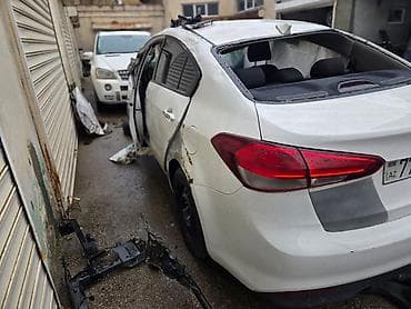 kia rio turbo: Kia Cerato (ağ rəng, sedan) – ehtiyat hissələri üçün Avtomobil tam — 4