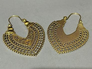 broş: Qızılı rəngdə etnik üslublu sırğa və brelok dəsti - Tərkib: metal — 6